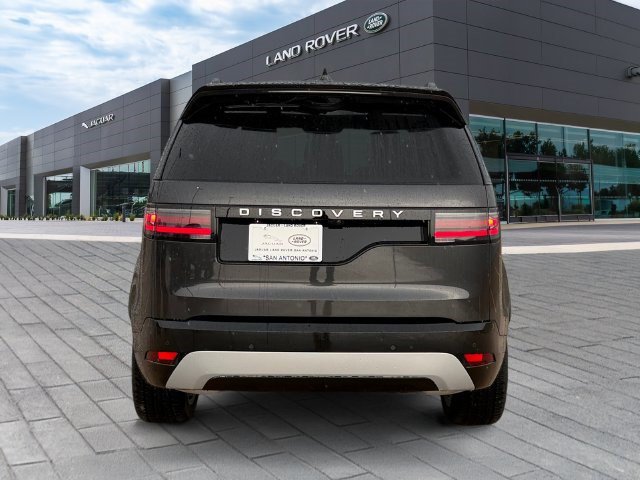 Certified 2026 Land Rover Discovery Limited Edition AWD/4WD image 4