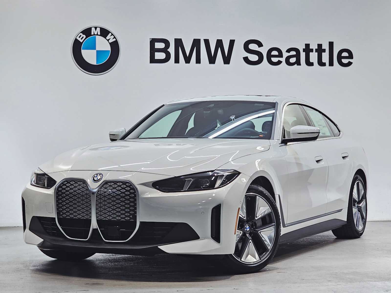 New 2025 BMW i4 xDrive40i