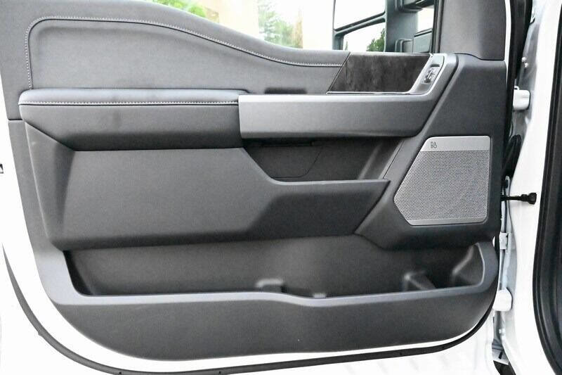 Used 2023 Ford F350 Lariat w/ Lariat Ultimate Package AWD/4WD image 19