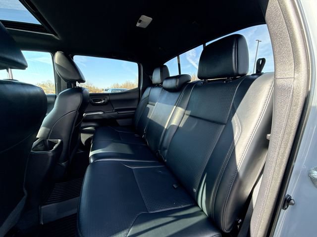 Used 2018 Toyota Tacoma Limited image 19