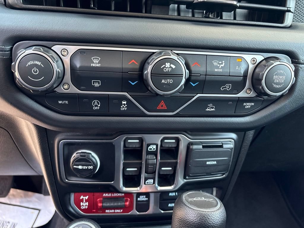 Used 2026 Jeep Gladiator Mojave AWD/4WD image 21