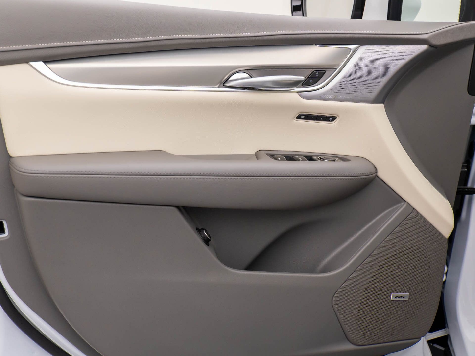 New 2026 Cadillac XT5 Premium Luxury w/ LPO, Floor Liner Package image 15