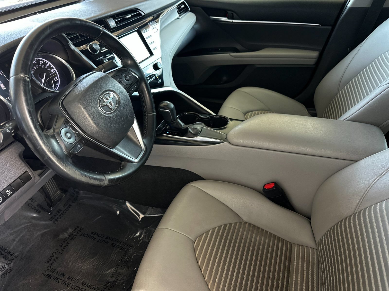 Used 2019 Toyota Camry SE FWD image 9