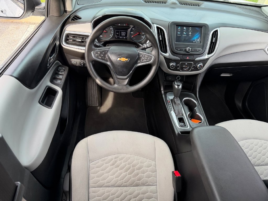 Used 2018 Chevrolet Equinox LS FWD image 12