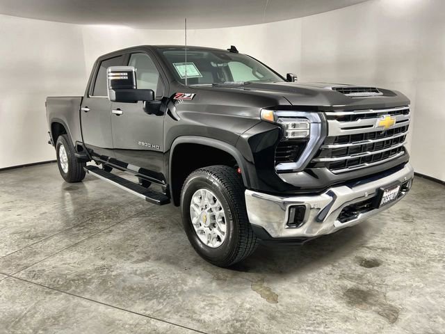 Used 2024 Chevrolet Silverado 2500 LTZ w/ LTZ Plus Package image 2