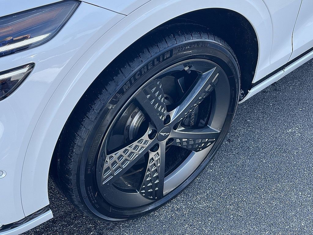 Used 2023 Genesis GV70 2.5T w/ Sport Prestige Package image 9