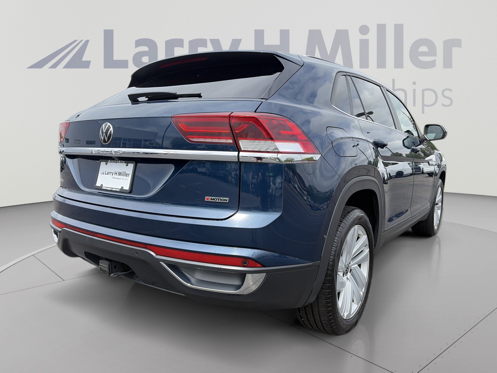 Used 2020 Volkswagen Atlas Cross Sport SE AWD/4WD image 5