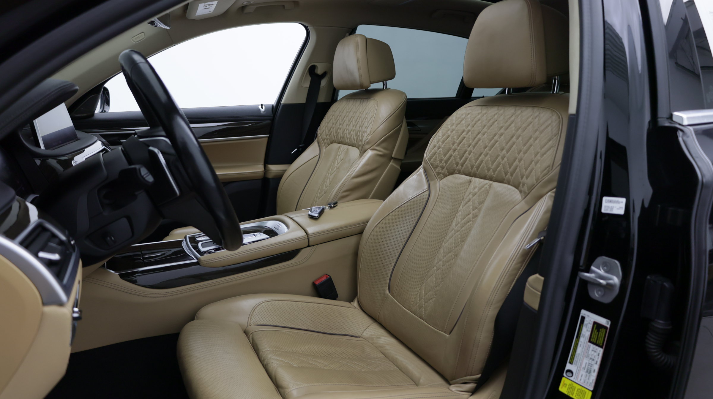 Used 2022 BMW 740i w/ Premium Package RWD image 17