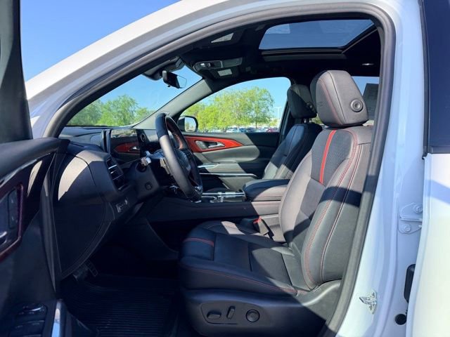 Used 2025 Chevrolet Traverse RS AWD/4WD image 7