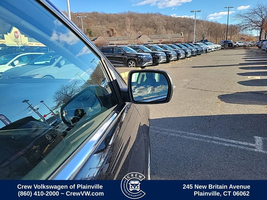 Used 2018 Ford Edge Titanium w/ Equipment Group 302A image 34