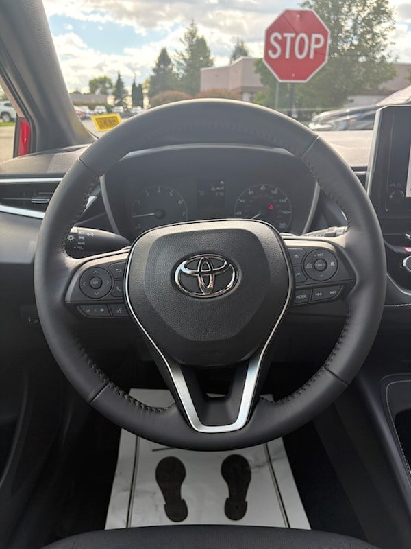 Used 2024 Toyota Corolla SE w/ SE Package FWD image 8