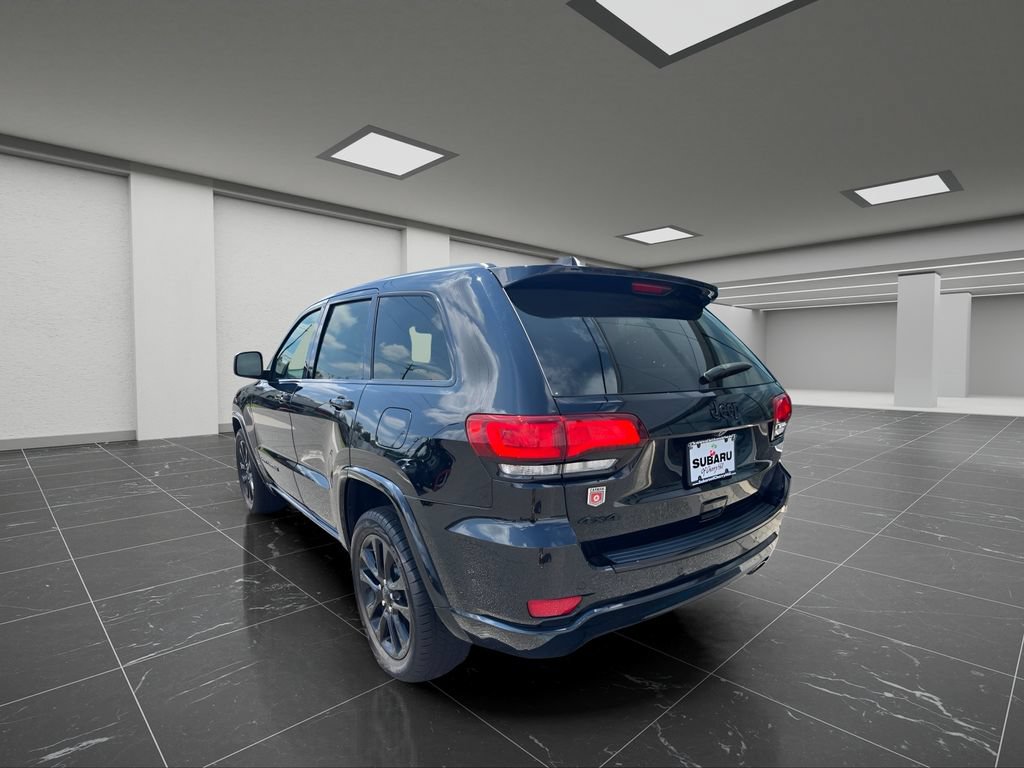 Used 2018 Jeep Grand Cherokee Altitude AWD/4WD image 6