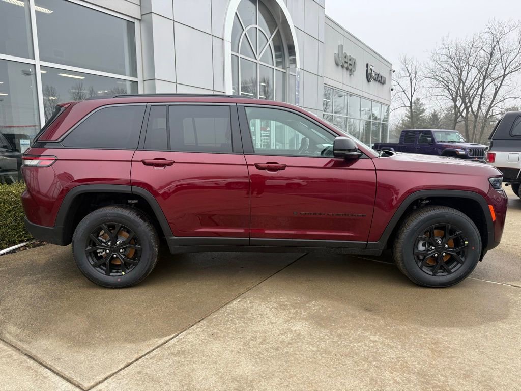 New 2026 Jeep Grand Cherokee Altitude AWD/4WD image 2