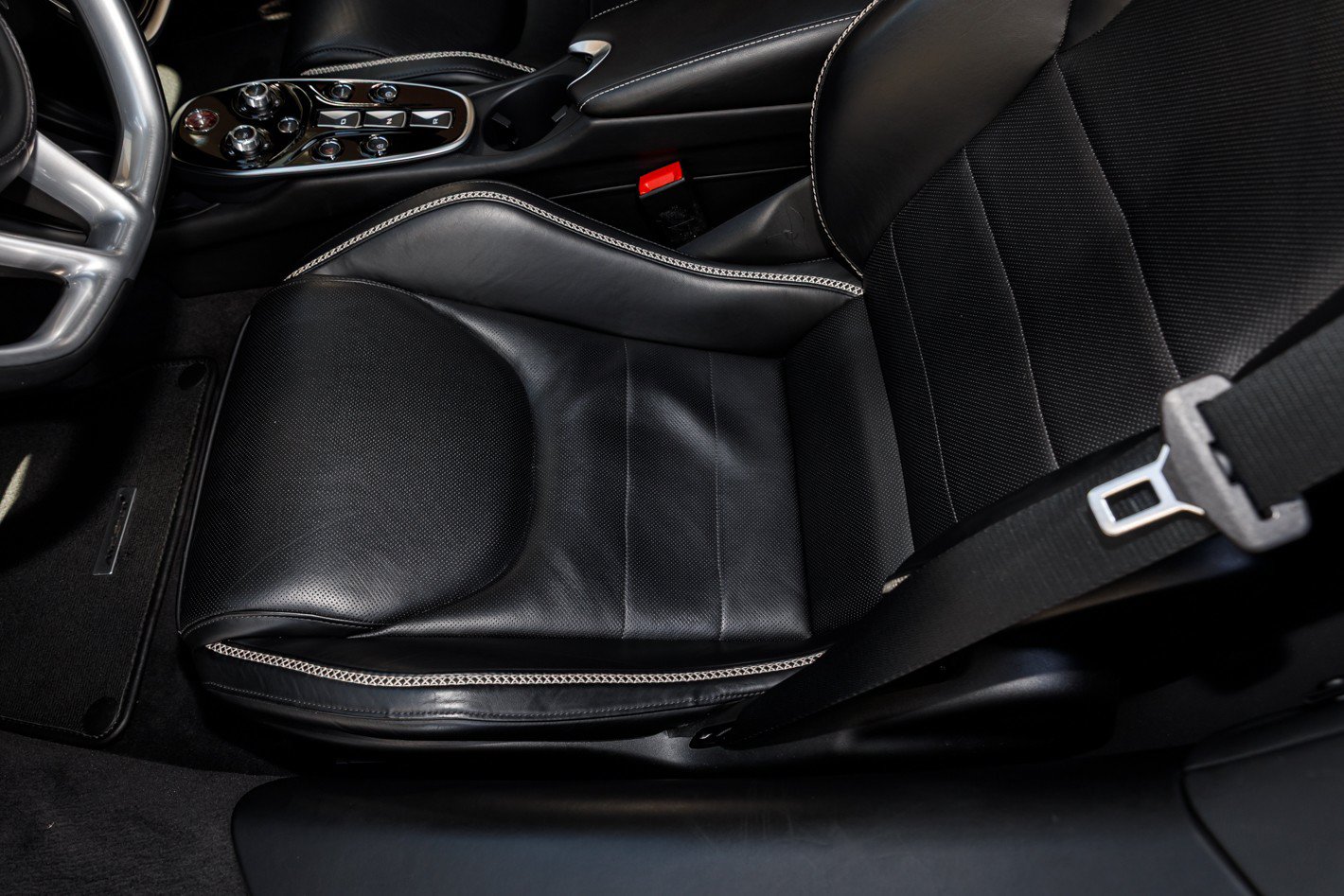 Used 2023 McLaren GT RWD image 40