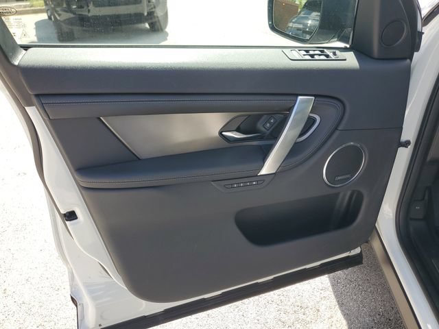 Certified 2025 Land Rover Discovery Sport Dynamic SE AWD/4WD image 23
