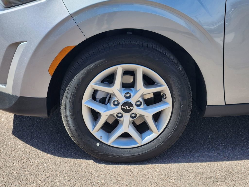 Certified 2025 Kia Soul LX image 10