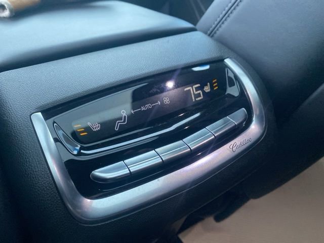 Used 2023 Cadillac XT6 Sport w/ LPO, ONYX Package image 23