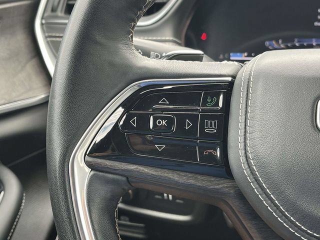 Used 2022 Jeep Grand Cherokee Overland w/ Luxury Tech Group IV AWD/4WD image 28