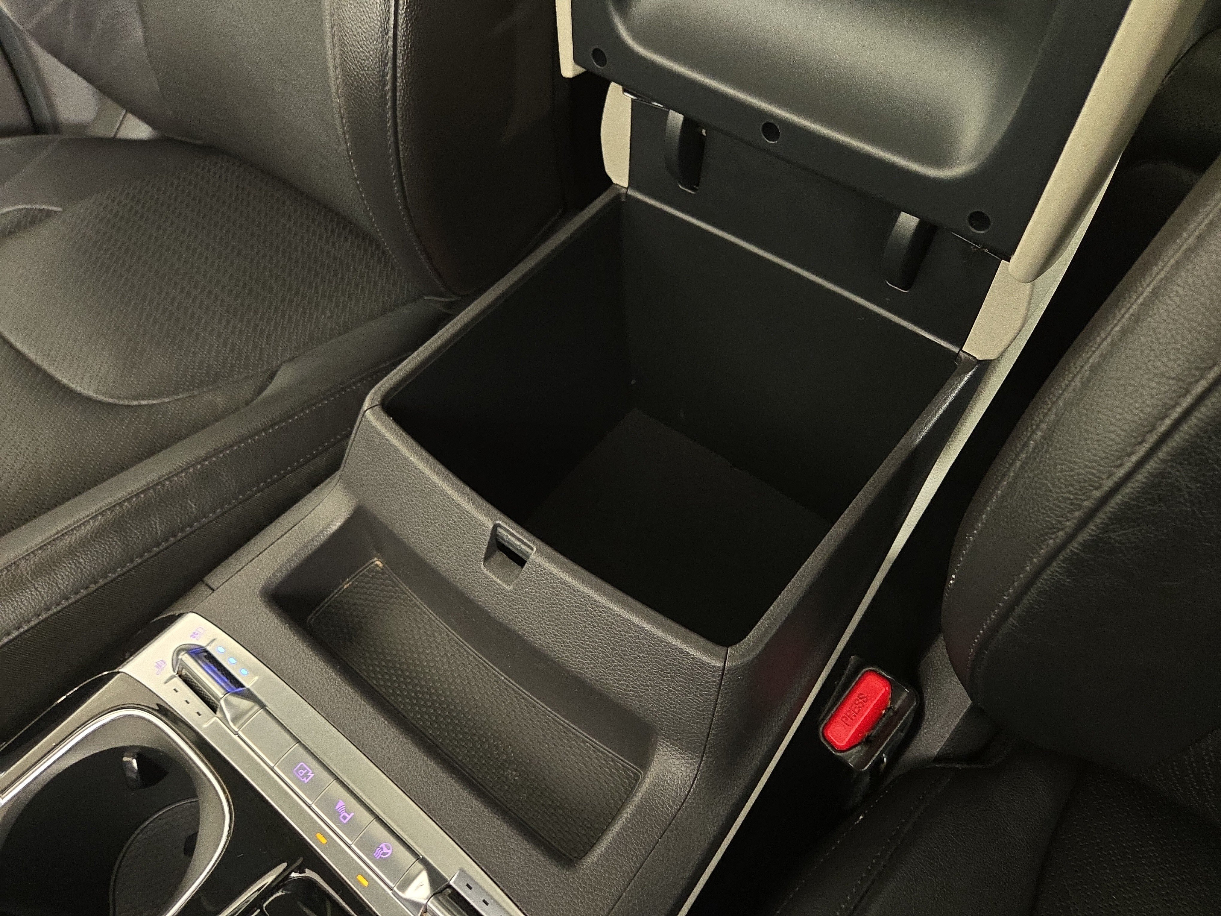 Used 2024 Kia Carnival SX Prestige FWD image 33