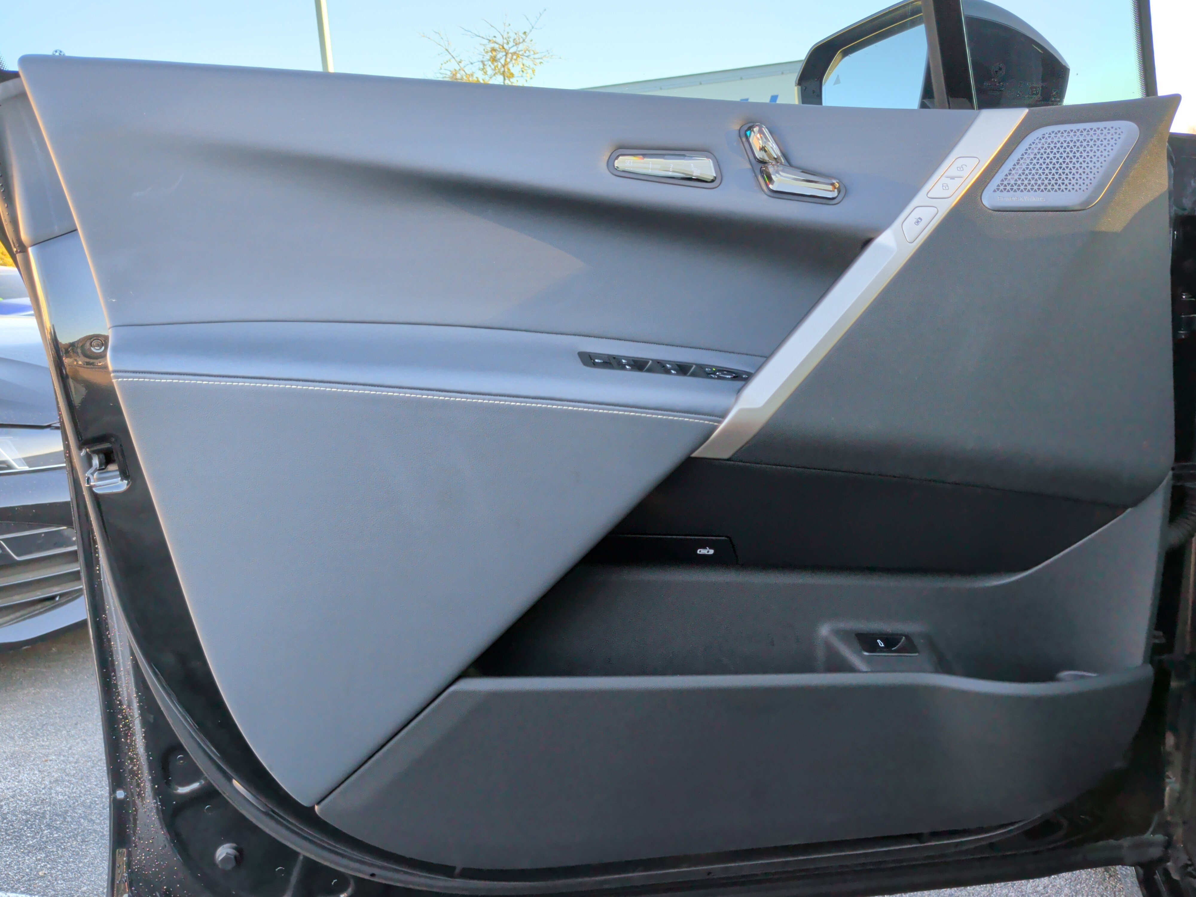 Certified 2023 BMW iX M60 w/ Executive Package image 29