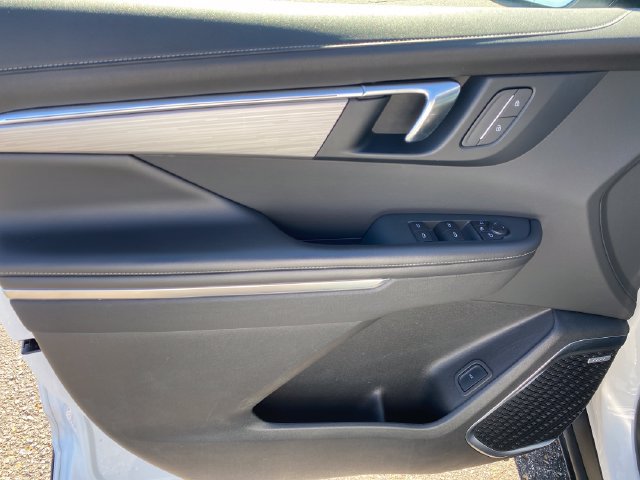 Certified 2025 Buick Enclave Preferred FWD image 17