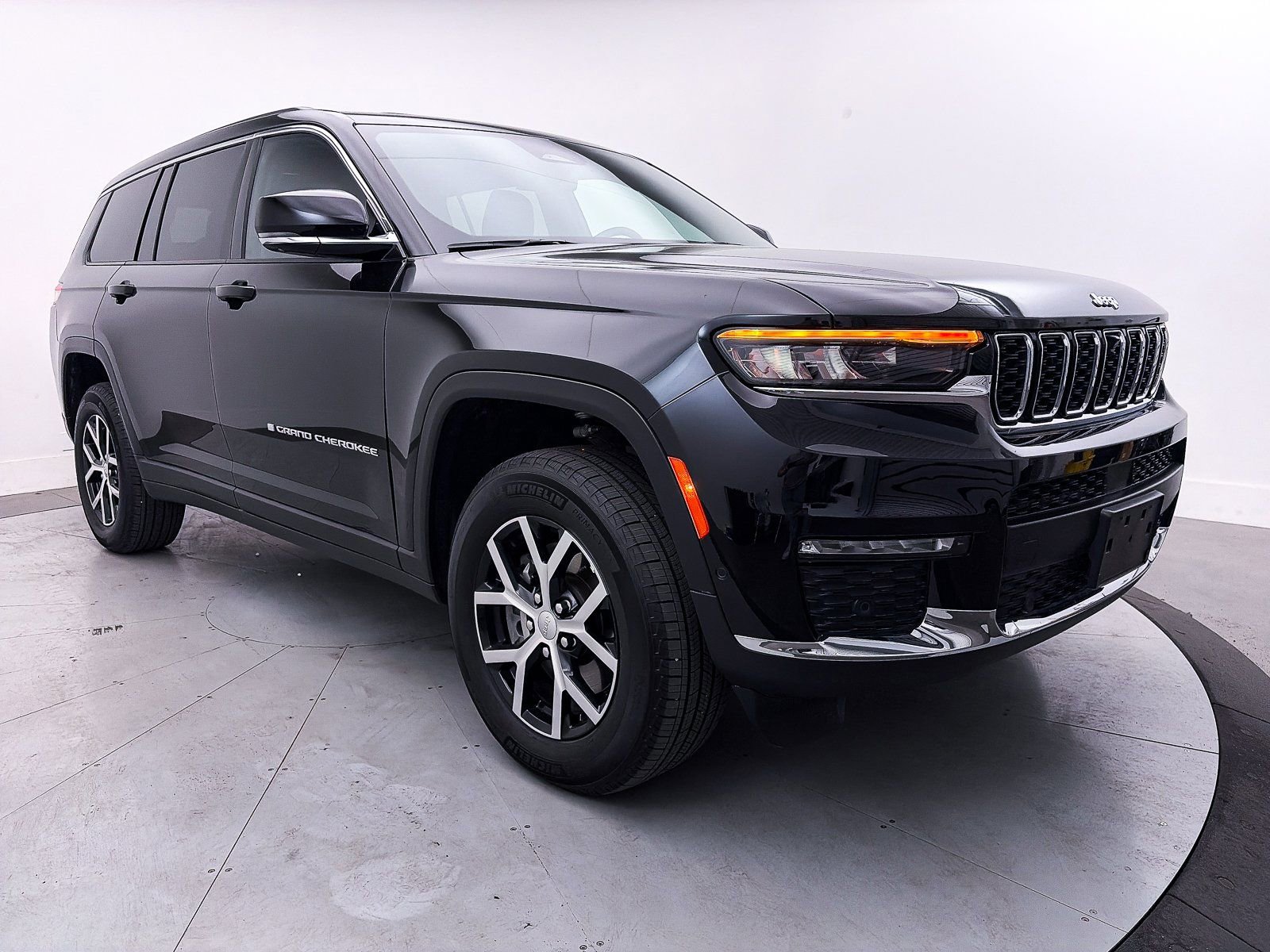 Used 2024 Jeep Grand Cherokee L Limited w/ Luxury Tech Group II image 10