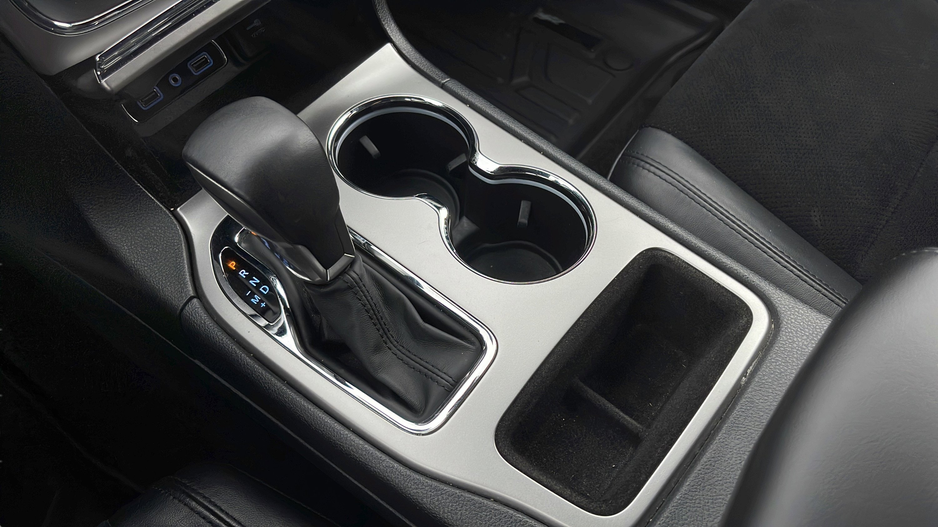 Used 2018 Jeep Grand Cherokee Altitude AWD/4WD image 15