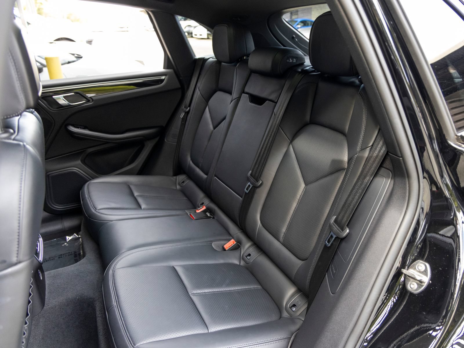 Certified 2023 Porsche Macan AWD/4WD image 52