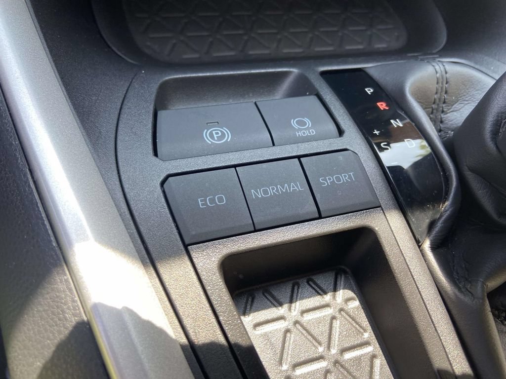 Used 2024 Toyota RAV4 XLE Premium FWD image 27