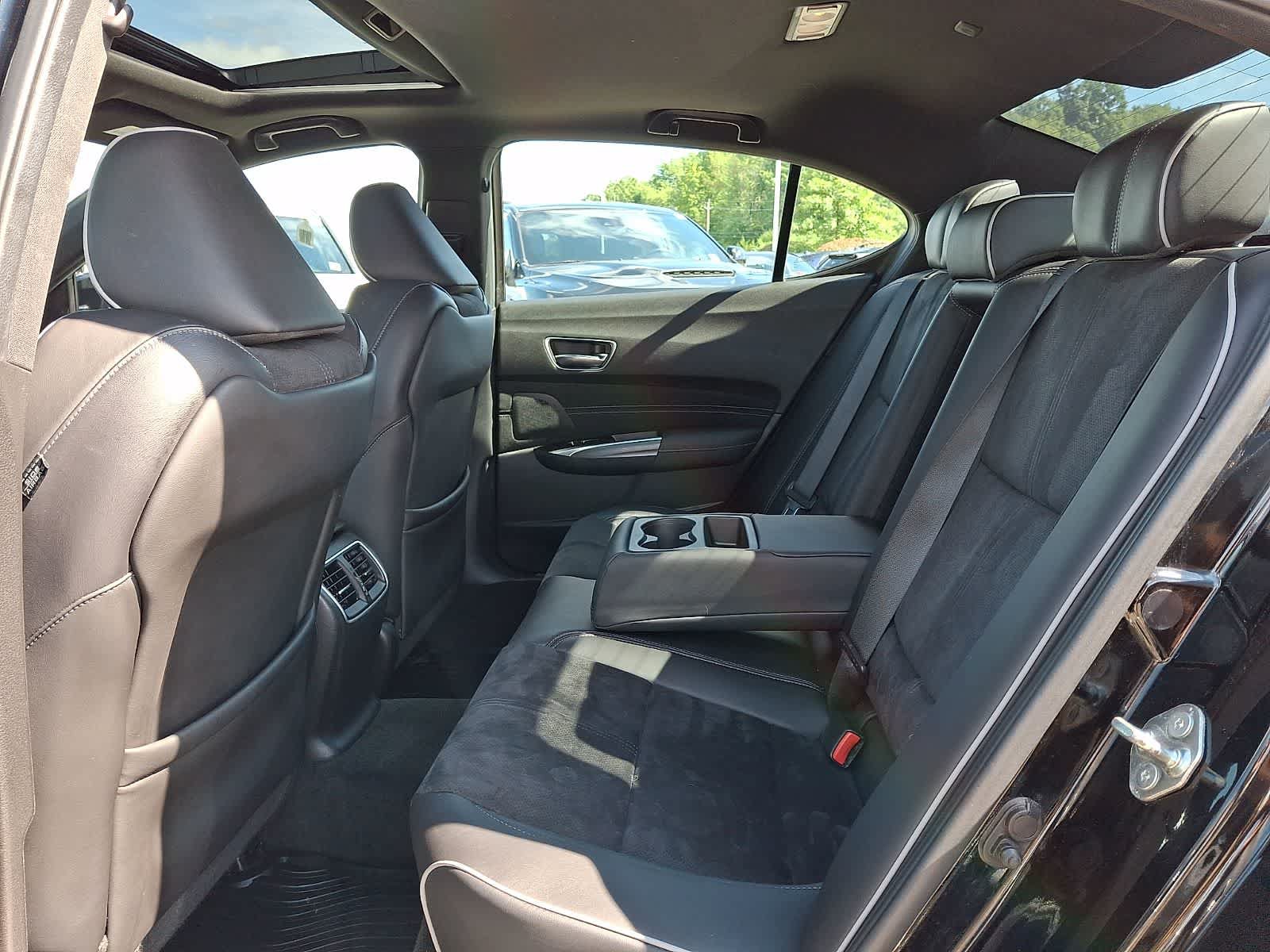 Used 2018 Acura TLX w/ Technology & A-SPEC Package FWD image 11