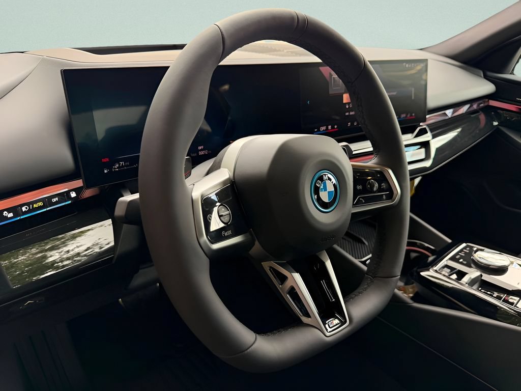 New 2027 BMW 550e xDrive w/ Premium Package AWD/4WD image 13