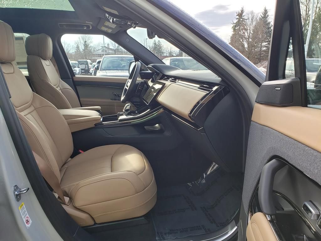 New 2026 Land Rover Range Rover Sport SE image 17