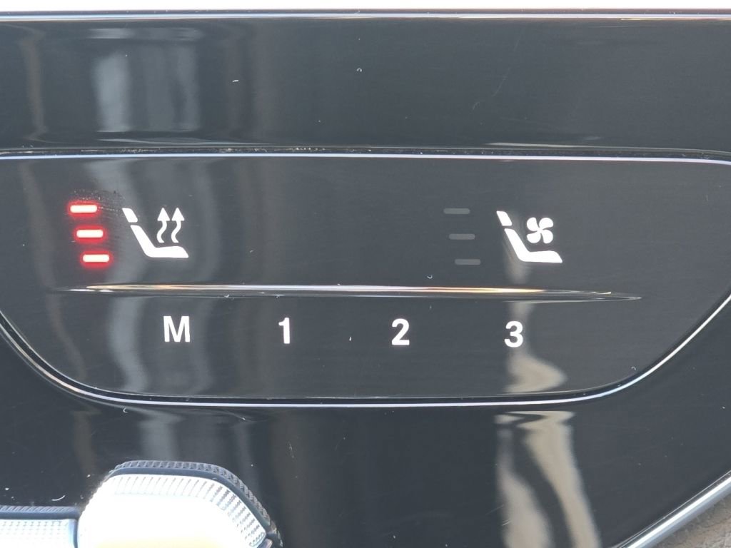 Used 2022 Mercedes-Benz C 300 Sedan image 11