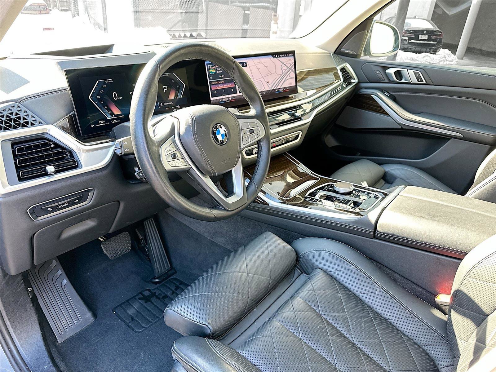 Certified 2024 BMW X7 xDrive40i w/ Premium Package image 9