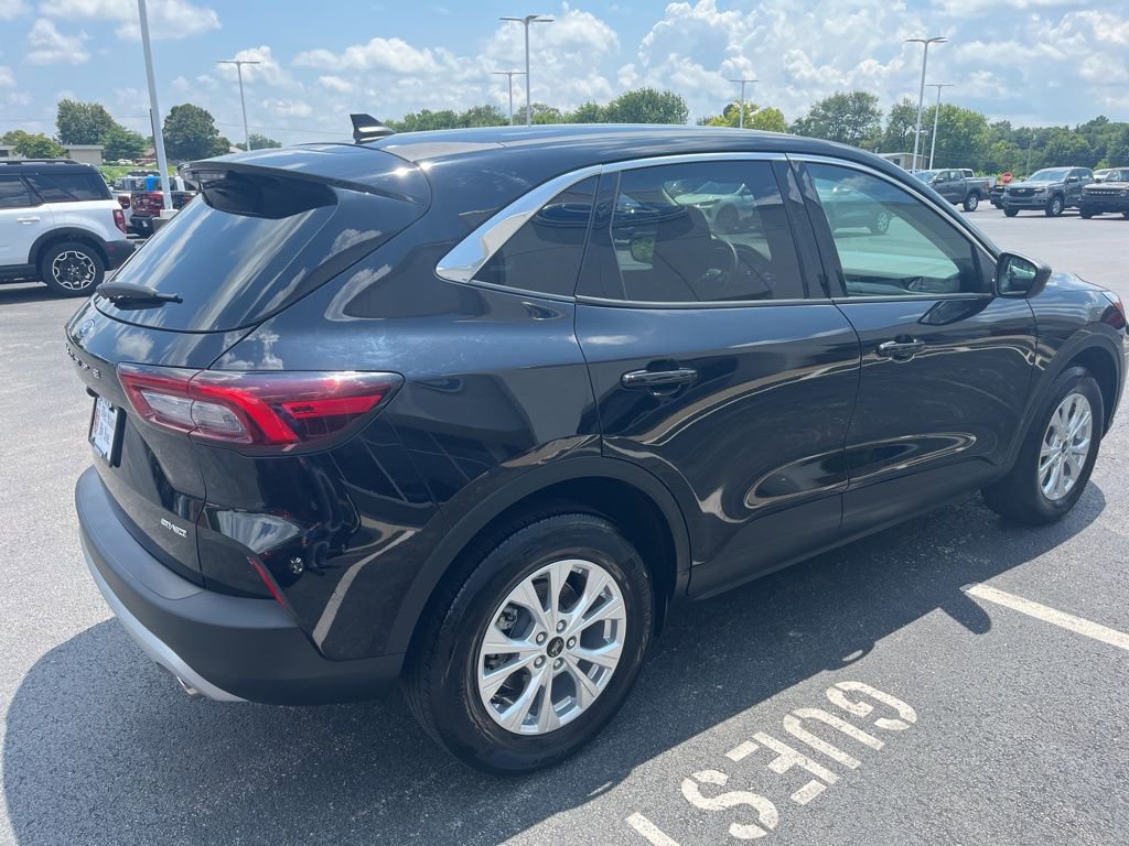 Used 2023 Ford Escape Active AWD/4WD image 5