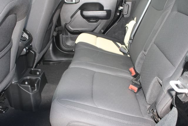 Used 2022 Jeep Wrangler Unlimited Sport AWD/4WD image 33