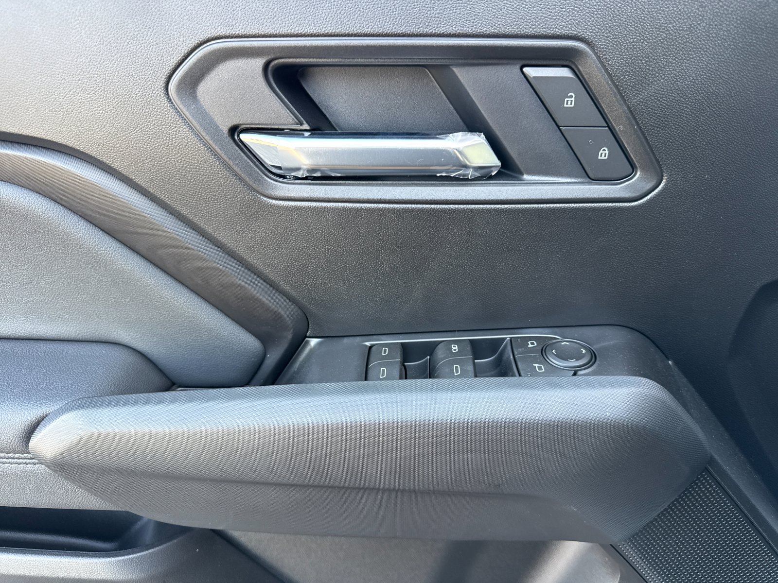 New 2026 GMC Canyon Elevation w/ Technology Package RWD image 11