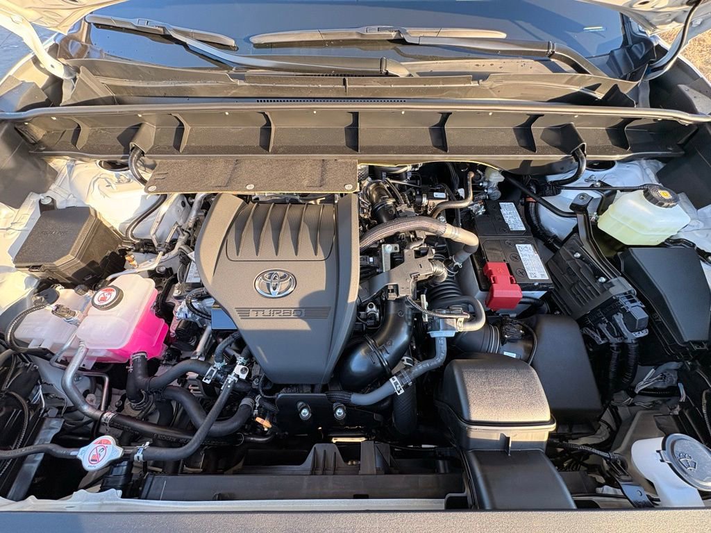 Used 2026 Toyota Highlander Platinum image 32