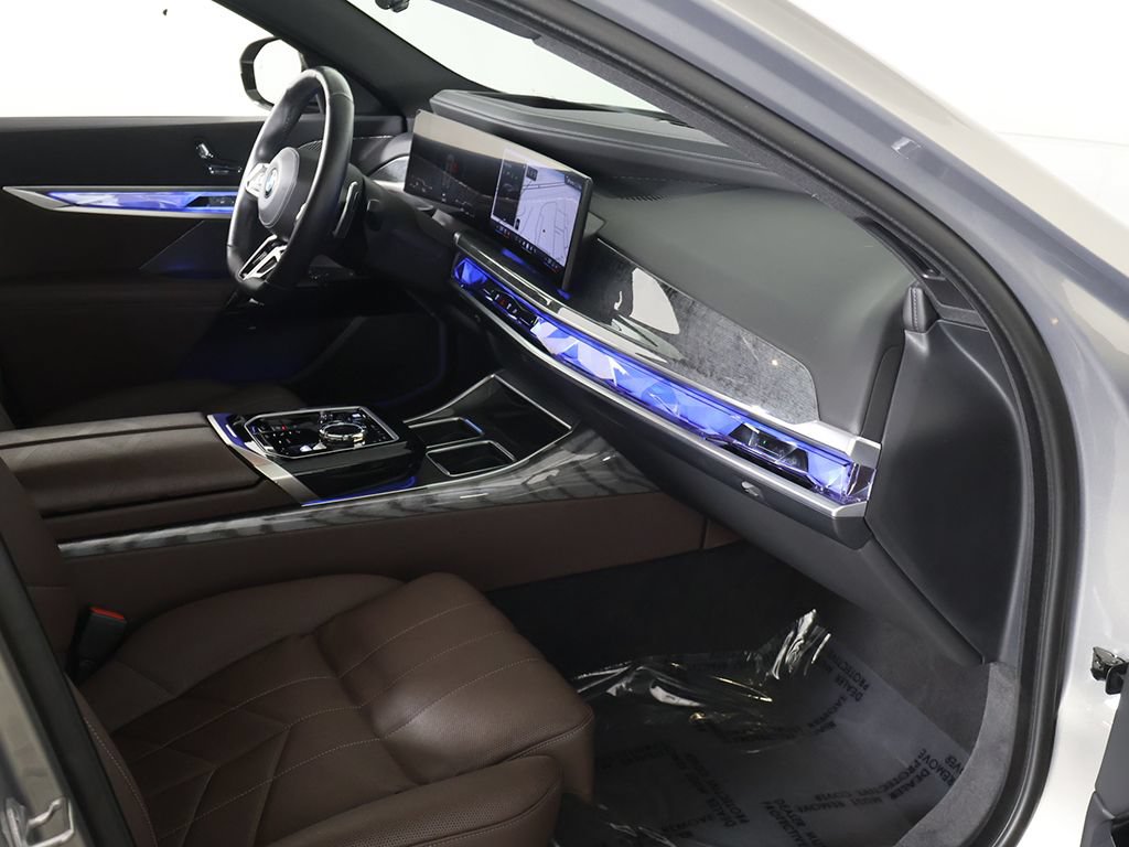 Used 2023 BMW 760i xDrive w/ Parking Assistance Package AWD/4WD image 25