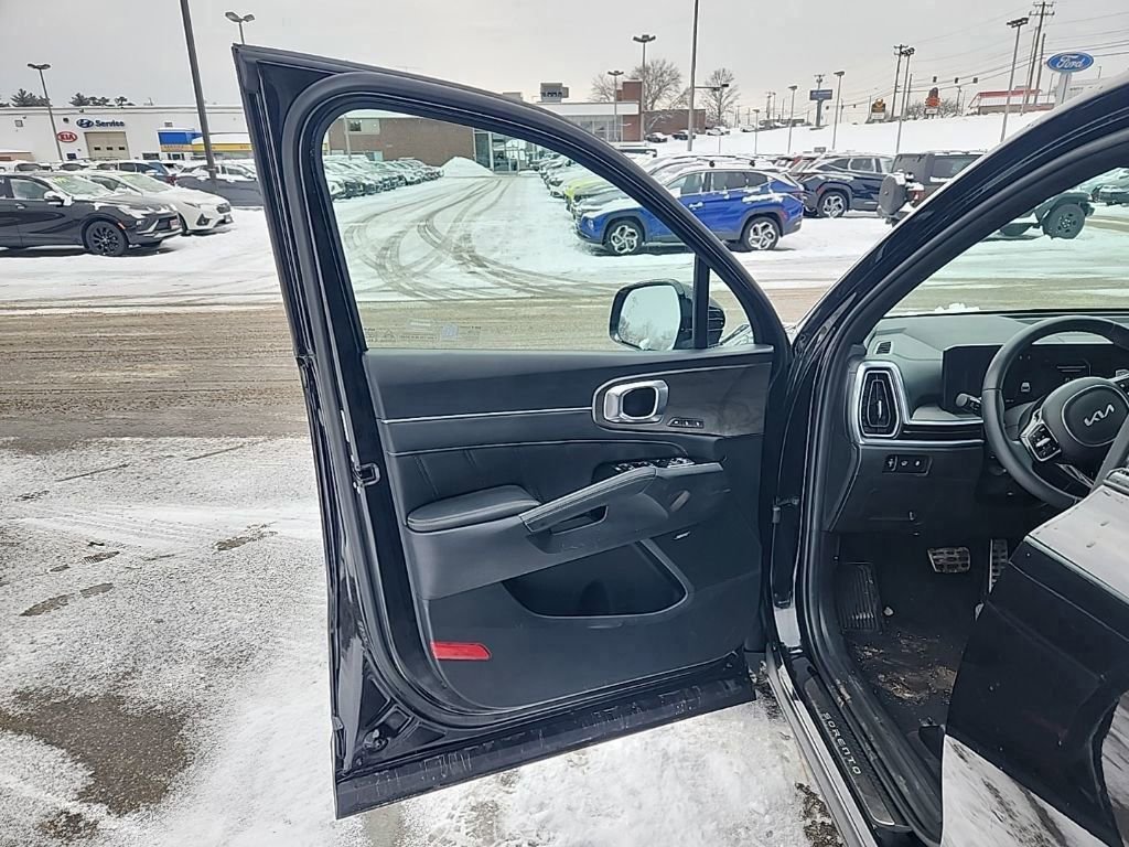 Used 2025 Kia Sorento SX Prestige image 11