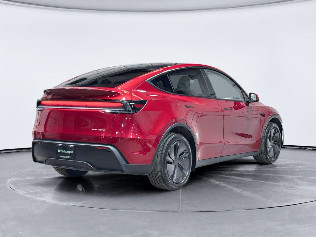 Used 2026 Tesla Model Y AWD image 3