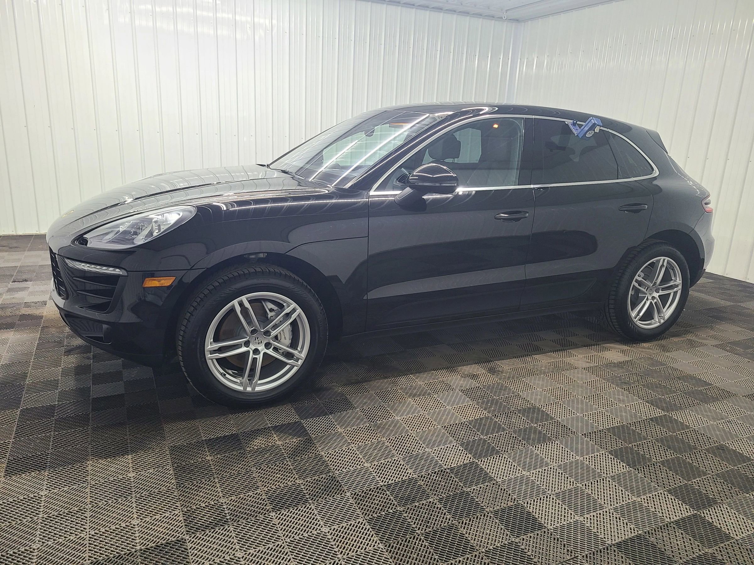 Used 2015 Porsche Macan S w/ Premium Package Plus image 8