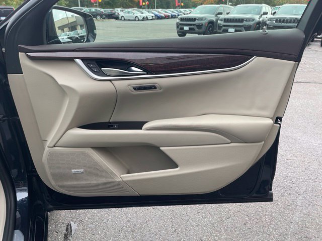 Used 2014 Cadillac XTS Luxury w/ Driver Awareness Package FWD image 29