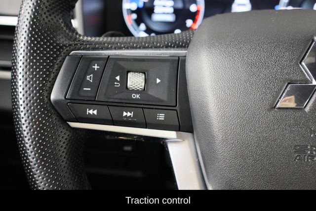 Used 2024 Mitsubishi Outlander SE Black Edition image 8