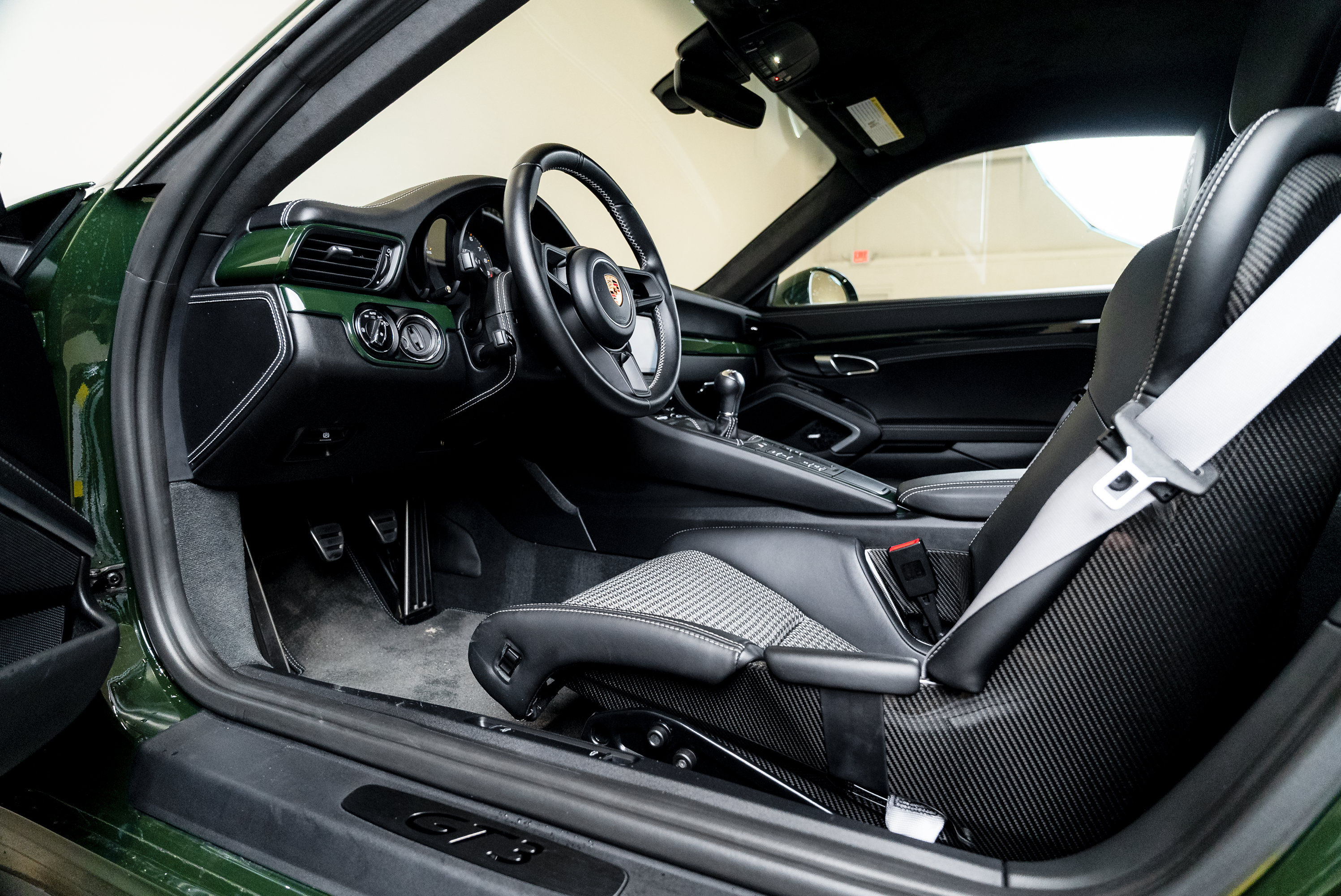 Used 2018 Porsche 911 GT3 RWD image 47