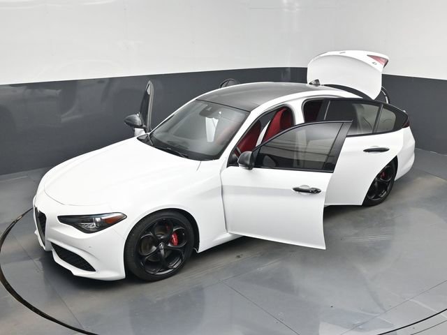 Used 2021 Alfa Romeo Giulia Ti Sport image 58