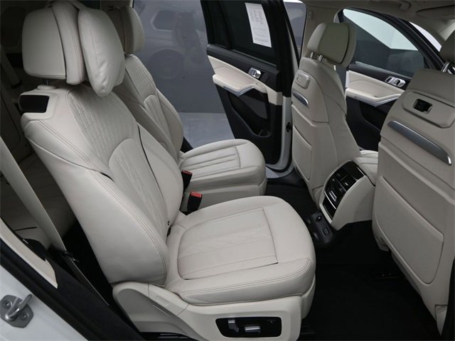 Used 2024 BMW X7 xDrive40i w/ Executive Package image 15
