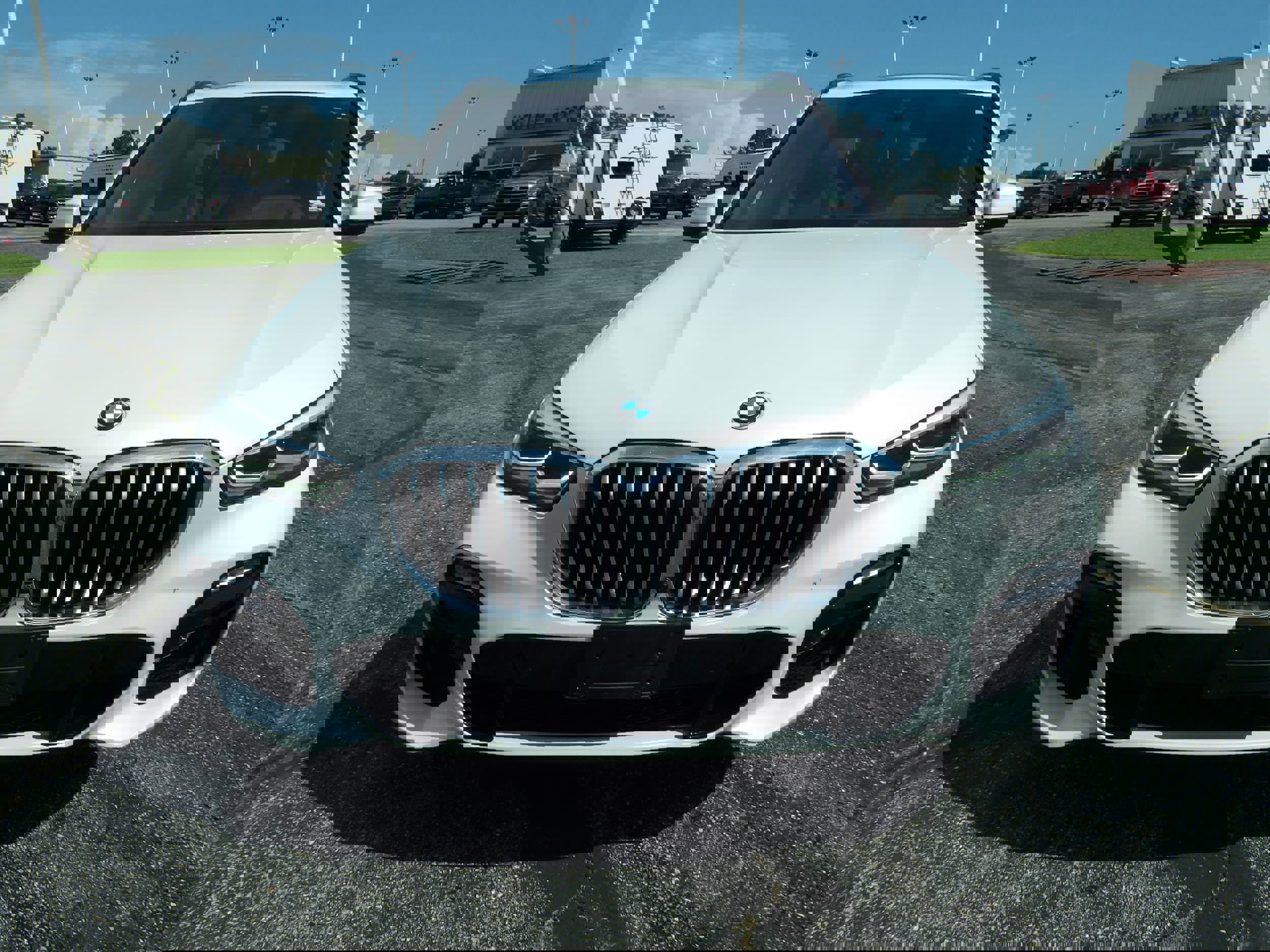 Used 2019 BMW X5 xDrive40i w/ M Sport Package image 3