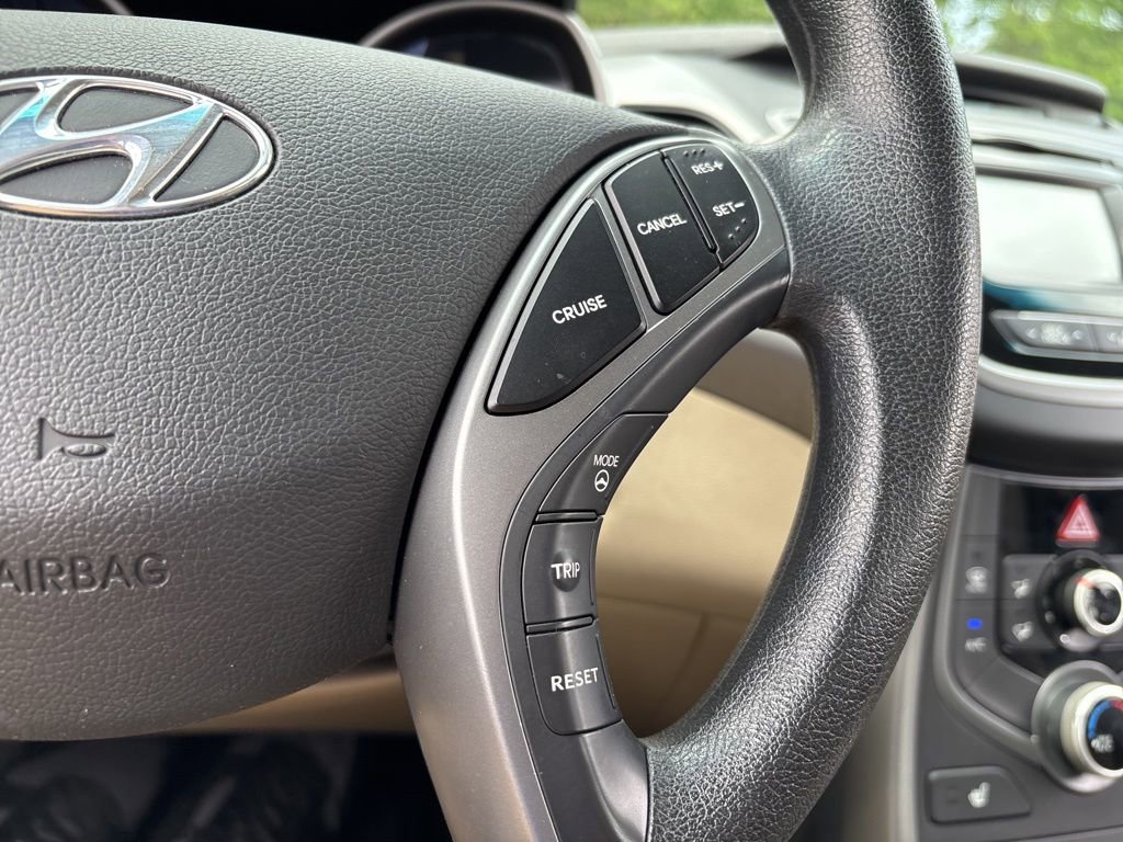 Used 2014 Hyundai Elantra SE w/ Option Group 02 FWD image 18