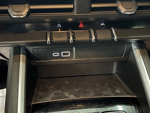 Used 2023 Chevrolet Colorado Trail Boss w/ Technology Package image 28